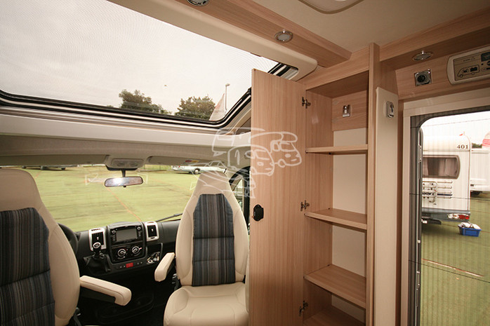 Burstner Travel Van T 590 G Kompakter Campanda De